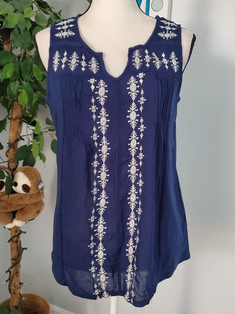 WESTPORT Embroidered Boho Peasant Tank M